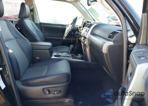 2018 Toyota 4Runner Sr5 Premium z USA, uszkodzony, nr VIN JTEBU5JR2J5594856